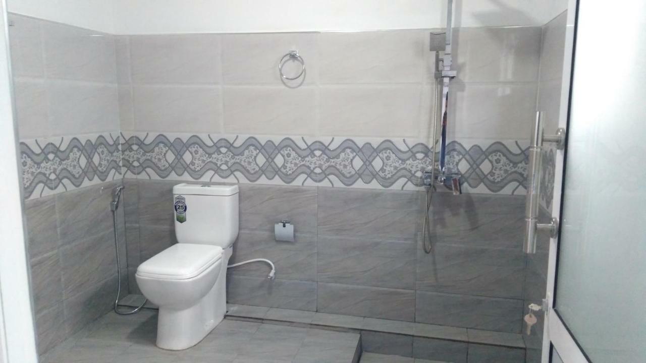 Проживання в сім'ї Senasuma Елла